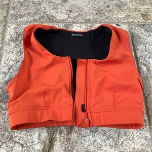 Oiselle Front close spoets bra with back phone pocket.